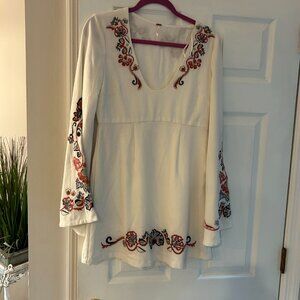 Free People size 4 dress with bell sleeves